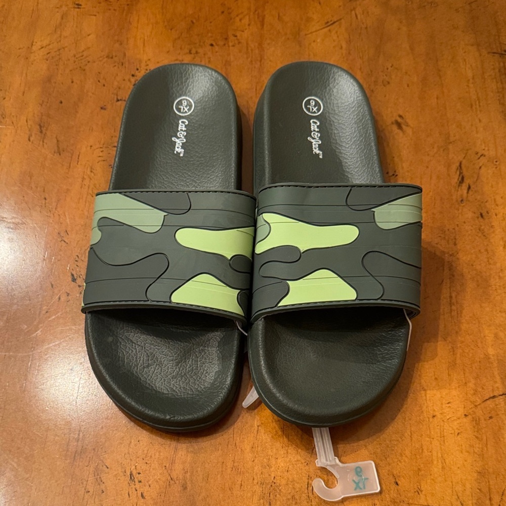 Cat & Jack Camo Slide Sandals - XL (Kids size 6)